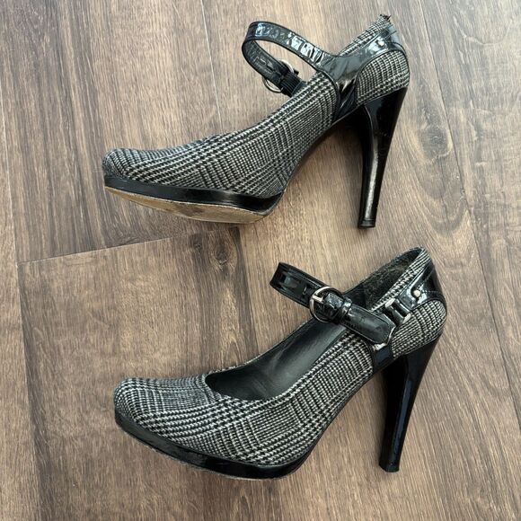 Stuart Weitzman Marianne Women's Size 8.5M US Black Wool Plaid Harness Pumps - Picture 4 of 9